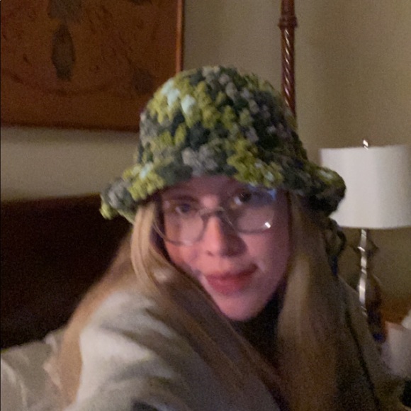 Meet your Posher, Lauren - Picture 4 of 4